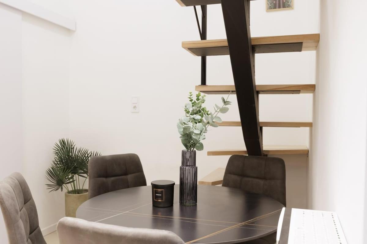 The Urban Chill Spot Harsfa Street Apartament *